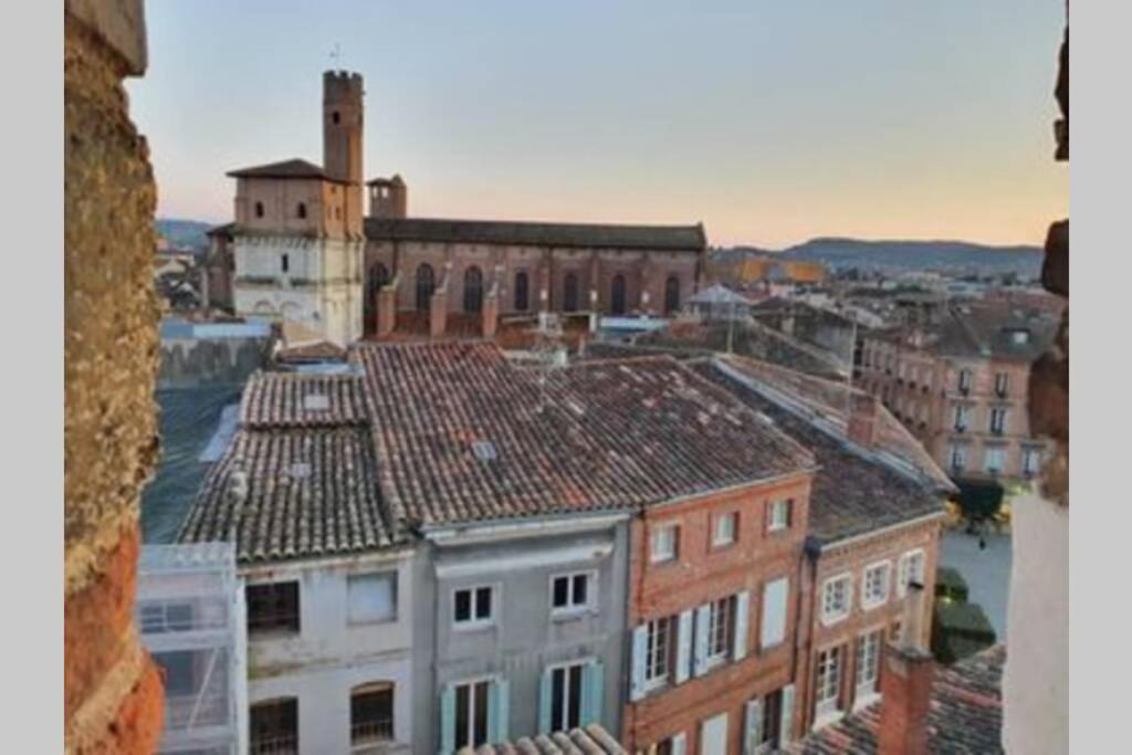 Appartement Exceptionnel 4 Etoiles Hyper Centre Albi 65 M2 Au 4Eme Etage Sans Ascenseur Avec Une Tour Du 12Eme Siecle Zewnętrze zdjęcie