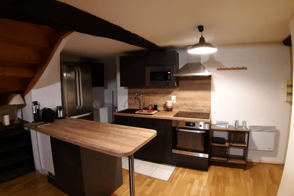 Appartement Exceptionnel 4 Etoiles Hyper Centre Albi 65 M2 Au 4Eme Etage Sans Ascenseur Avec Une Tour Du 12Eme Siecle Zewnętrze zdjęcie