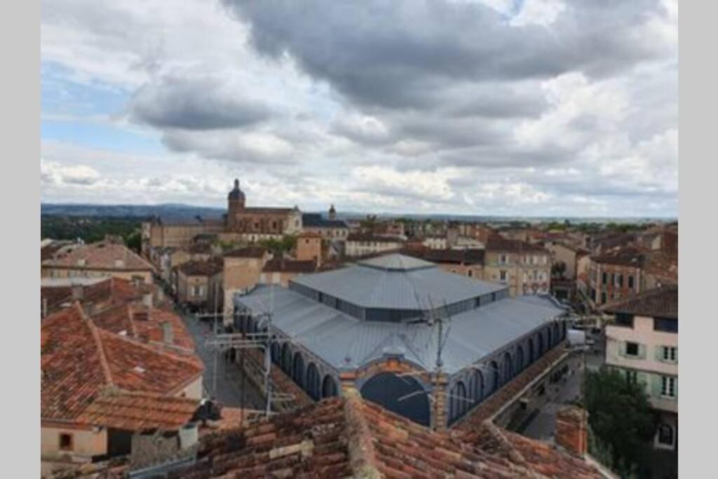 Appartement Exceptionnel 4 Etoiles Hyper Centre Albi 65 M2 Au 4Eme Etage Sans Ascenseur Avec Une Tour Du 12Eme Siecle Zewnętrze zdjęcie