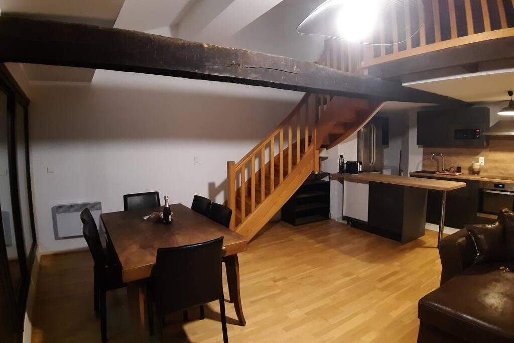 Appartement Exceptionnel 4 Etoiles Hyper Centre Albi 65 M2 Au 4Eme Etage Sans Ascenseur Avec Une Tour Du 12Eme Siecle Zewnętrze zdjęcie