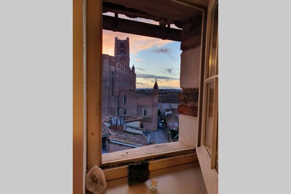Appartement Exceptionnel 4 Etoiles Hyper Centre Albi 65 M2 Au 4Eme Etage Sans Ascenseur Avec Une Tour Du 12Eme Siecle Zewnętrze zdjęcie