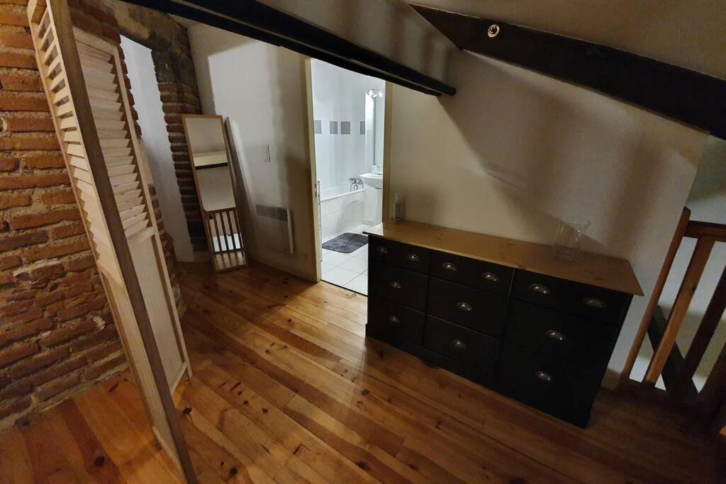 Appartement Exceptionnel 4 Etoiles Hyper Centre Albi 65 M2 Au 4Eme Etage Sans Ascenseur Avec Une Tour Du 12Eme Siecle Zewnętrze zdjęcie