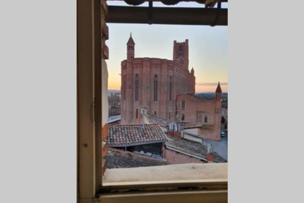 Appartement Exceptionnel 4 Etoiles Hyper Centre Albi 65 M2 Au 4Eme Etage Sans Ascenseur Avec Une Tour Du 12Eme Siecle Zewnętrze zdjęcie