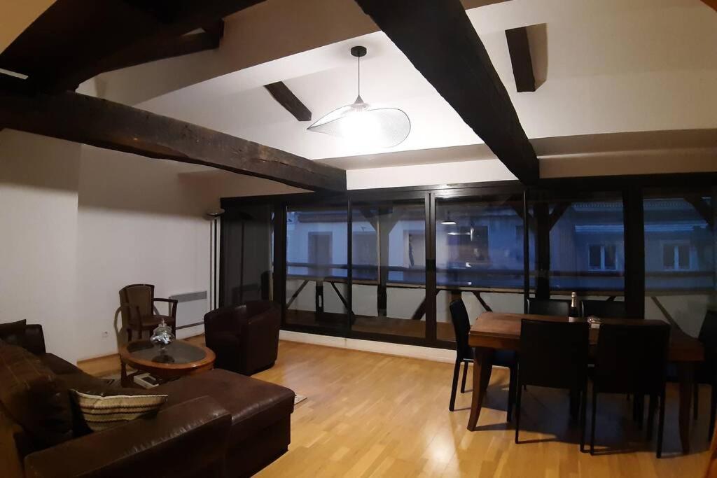 Appartement Exceptionnel 4 Etoiles Hyper Centre Albi 65 M2 Au 4Eme Etage Sans Ascenseur Avec Une Tour Du 12Eme Siecle Zewnętrze zdjęcie